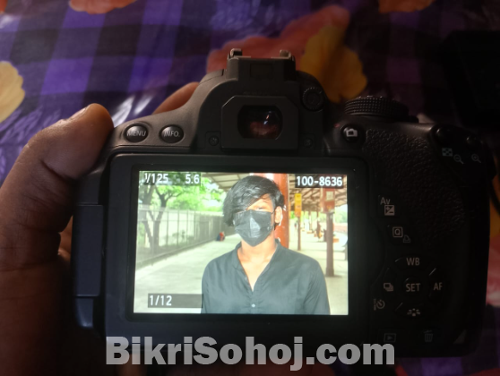 Canon 700d camera